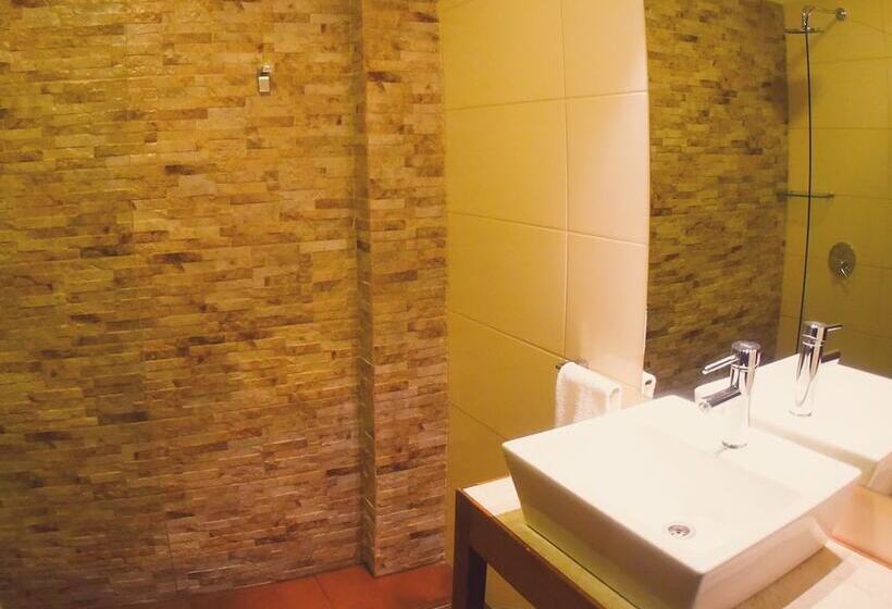 فندق Hostería La Bordona