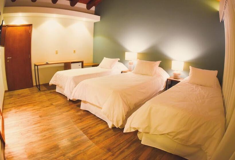 فندق Hostería La Bordona