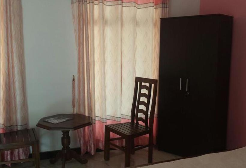 فندق Island Breeze Inn