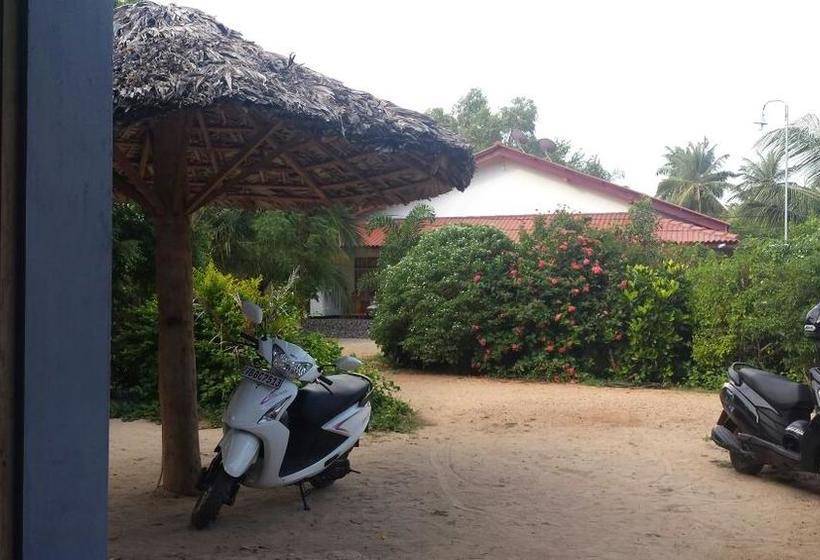 فندق Island Breeze Inn