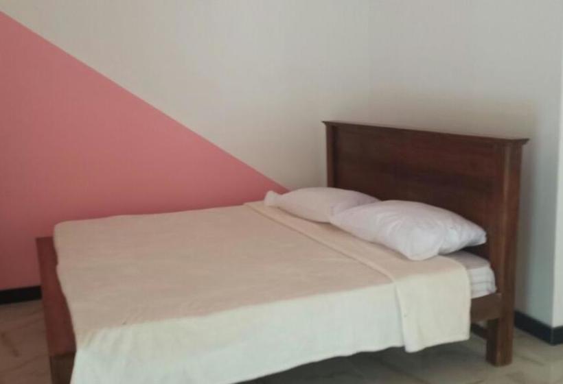 فندق Island Breeze Inn