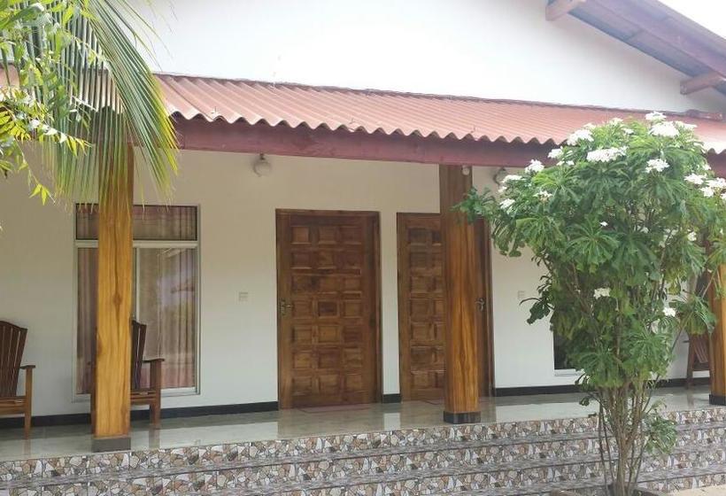 فندق Island Breeze Inn