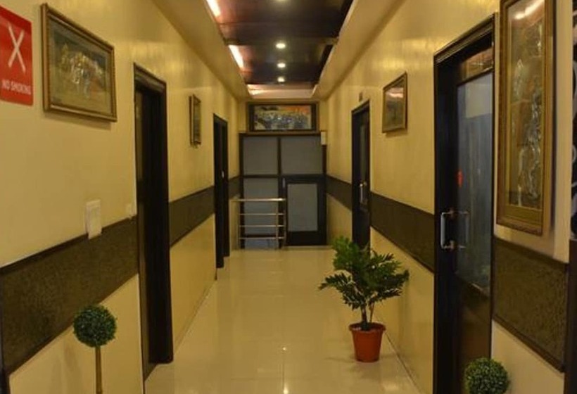 فندق Jinendra Inn