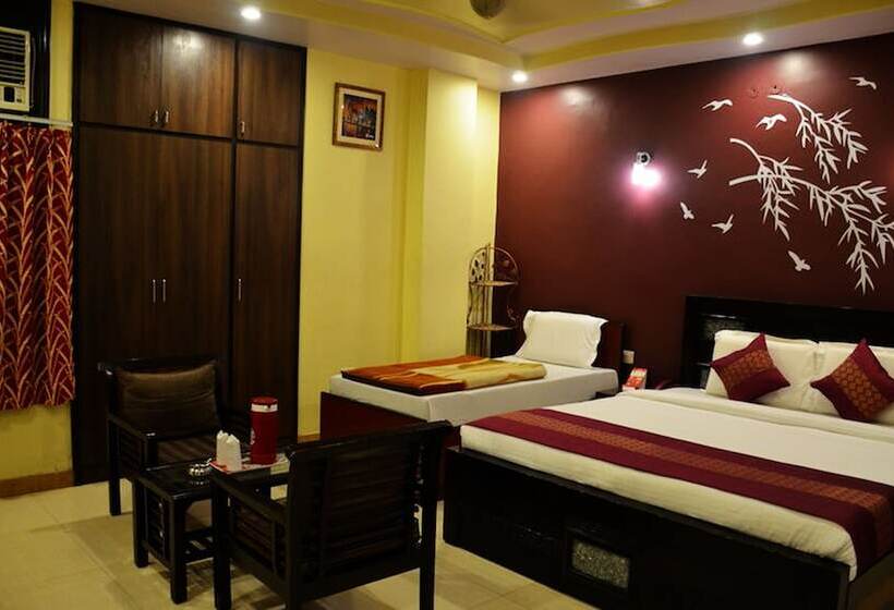 فندق Jinendra Inn