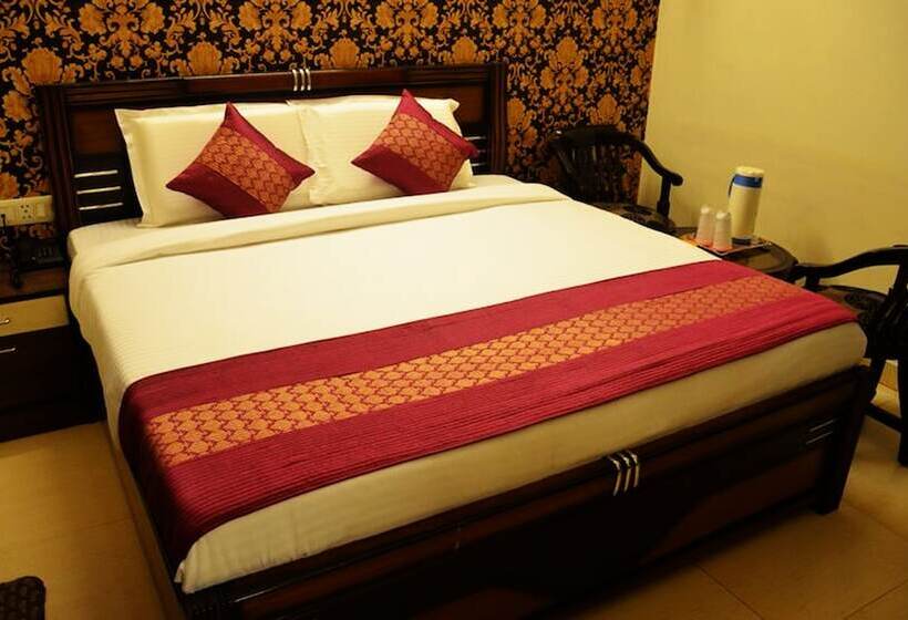 فندق Jinendra Inn