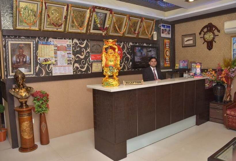 فندق Jinendra Inn