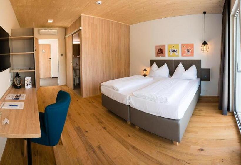 Отель Katamaran