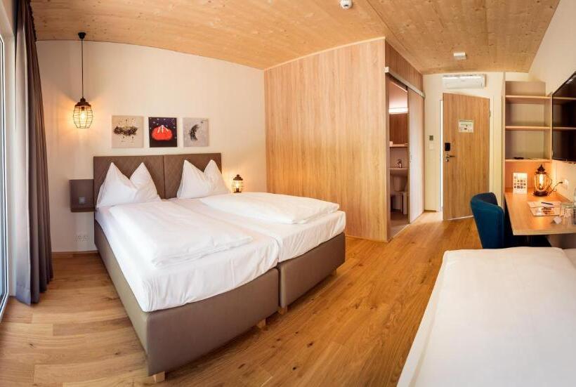 Отель Katamaran