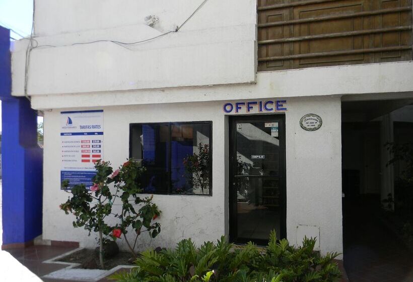 ホテル Mediterraneo