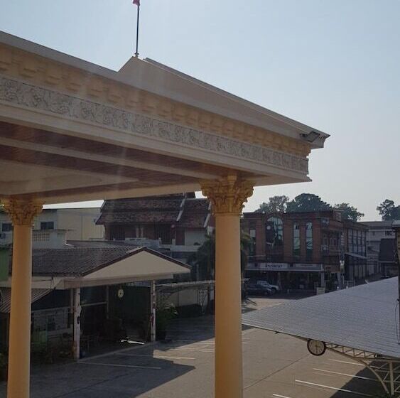 בית מלון כפרי Phadaeng