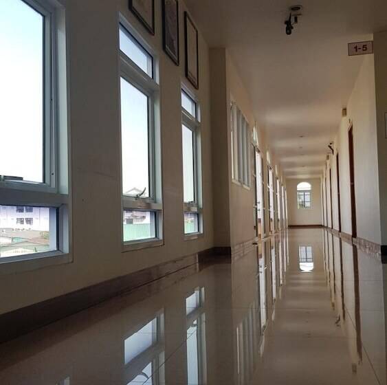 בית מלון כפרי Phadaeng