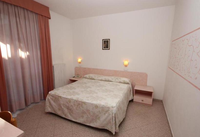 בית מלון כפרי Piemontese