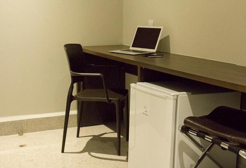 فندق Real Executive