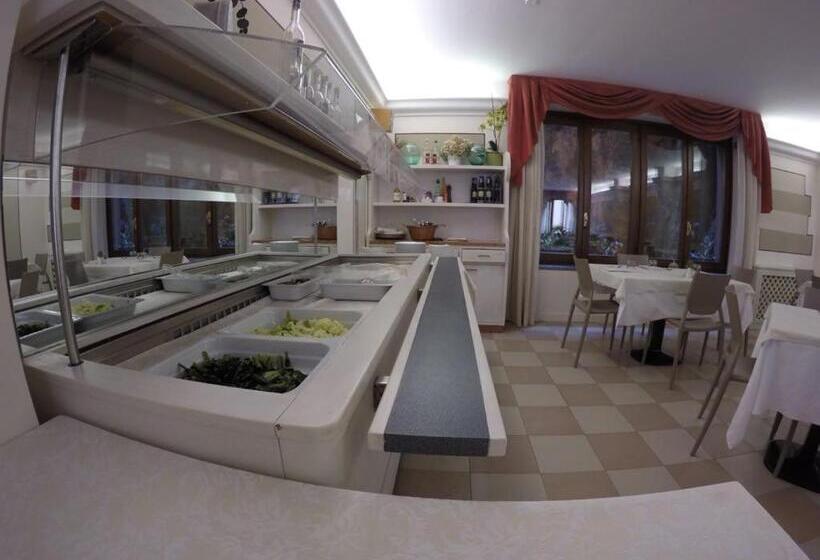 בית מלון כפרי Ristorante Centrale