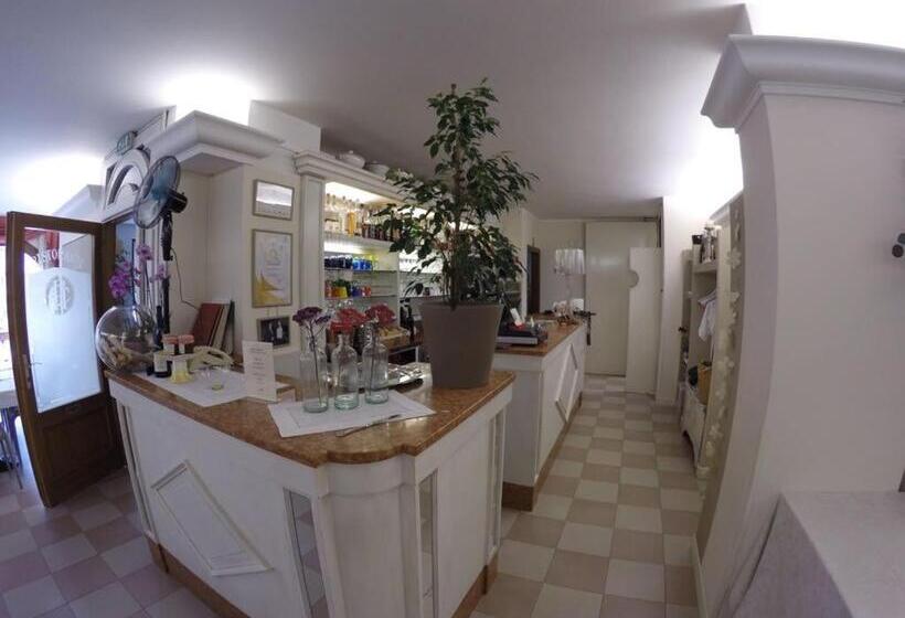 בית מלון כפרי Ristorante Centrale