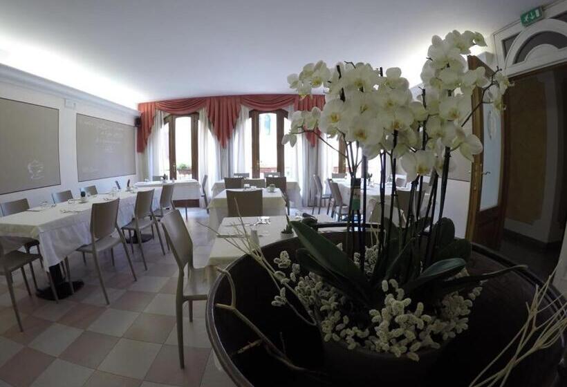 בית מלון כפרי Ristorante Centrale