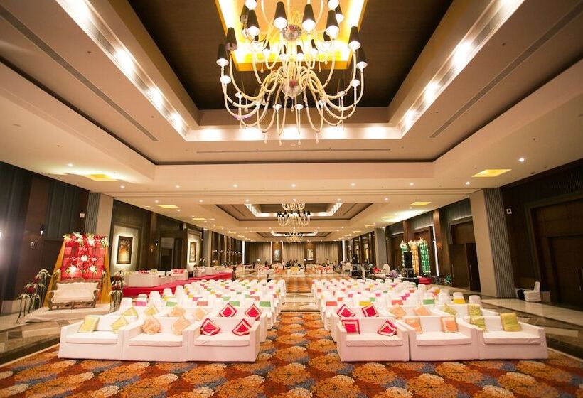 酒店 Sheraton Grand Palace Indore