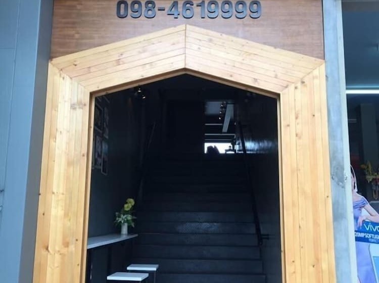 ホテル Takuapa Station