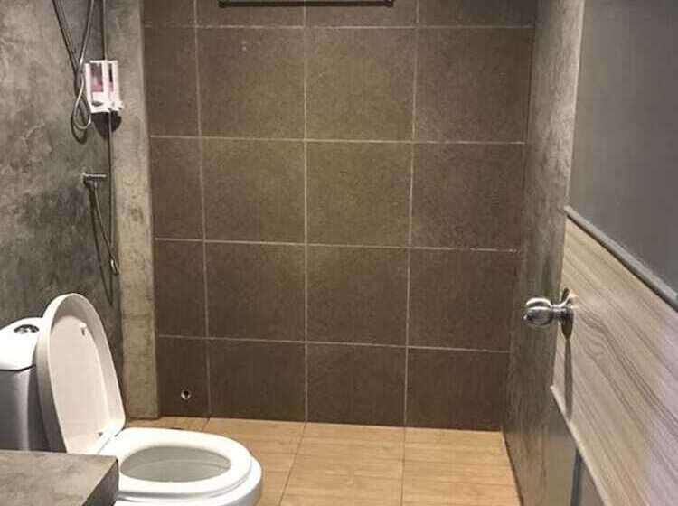 ホテル Takuapa Station