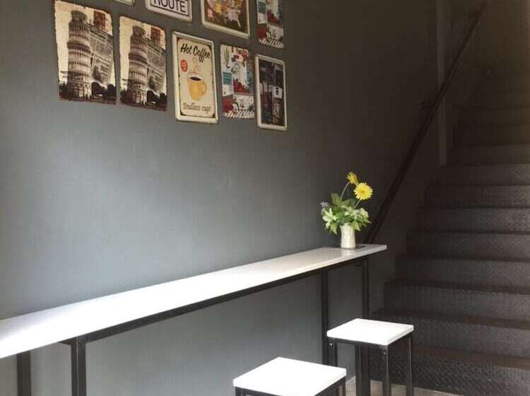 ホテル Takuapa Station