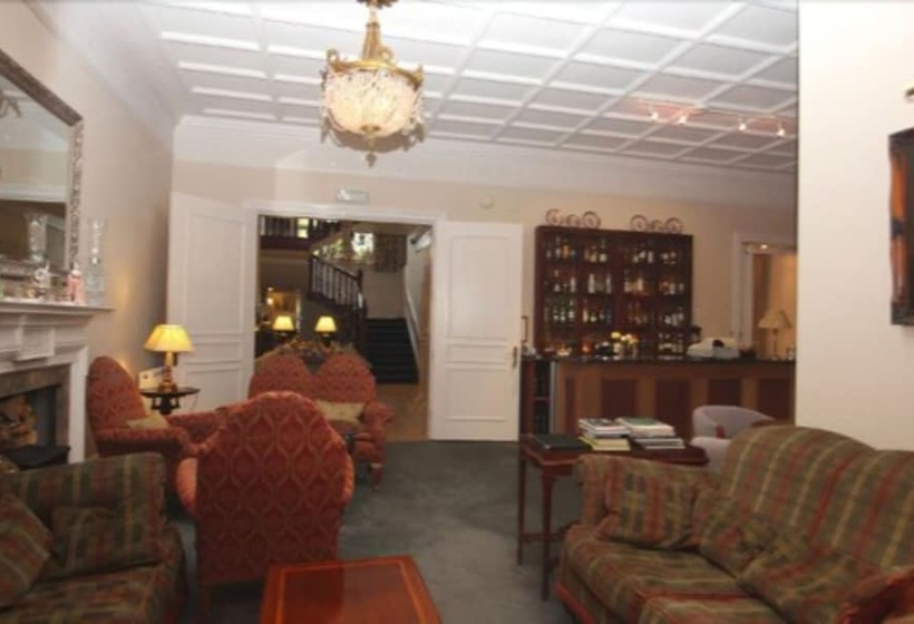 בית מלון כפרי The Pines