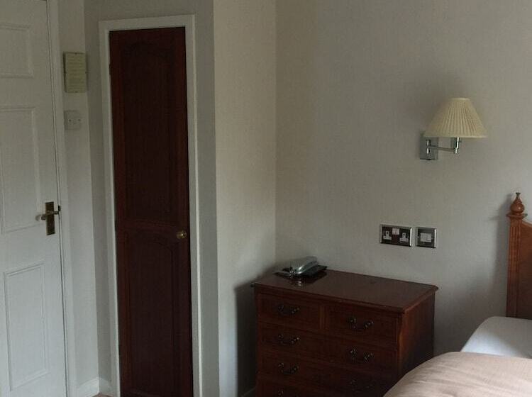 בית מלון כפרי The Pines