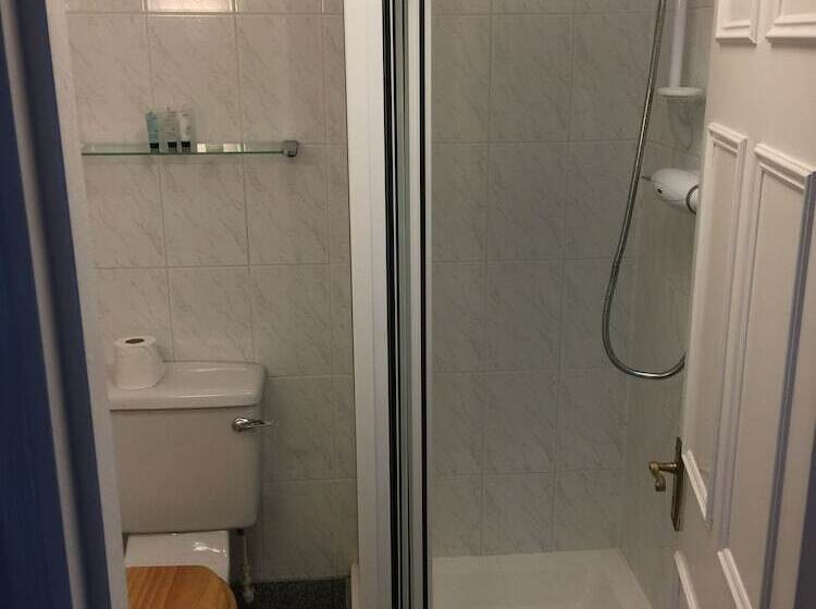 בית מלון כפרי The Pines