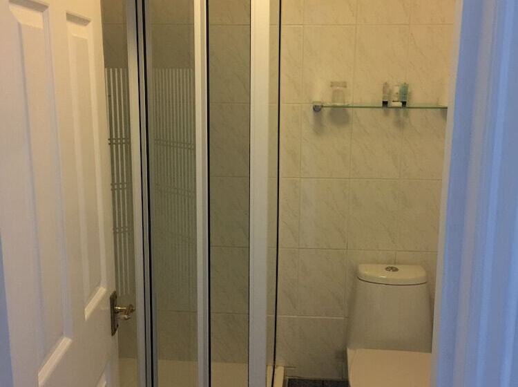 בית מלון כפרי The Pines