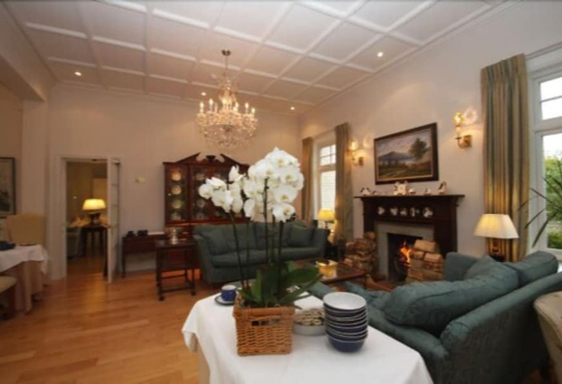 בית מלון כפרי The Pines