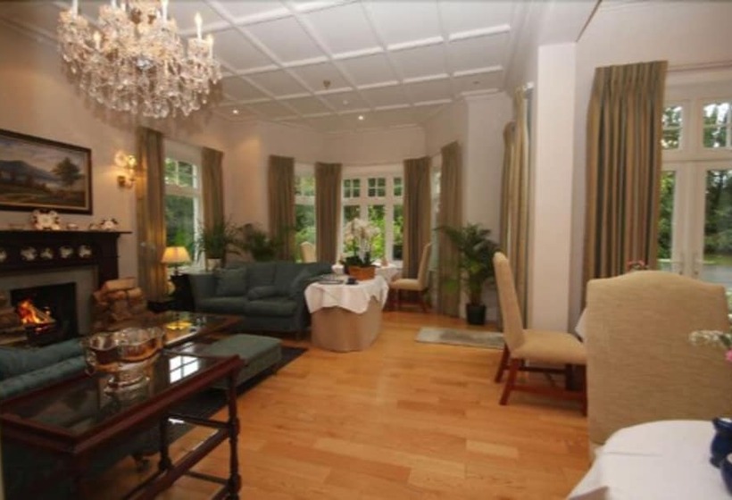 בית מלון כפרי The Pines