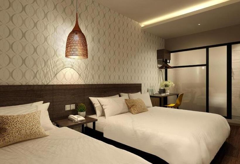 בית מלון כפרי The Square