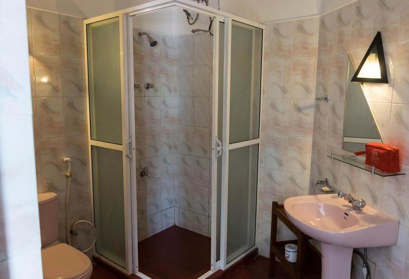 هتل Zen Rooms Matara Road