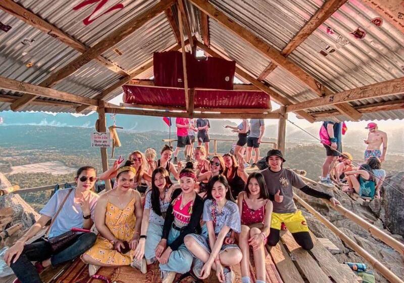 Vangvieng Rock Backpacker Rooftop Hostel