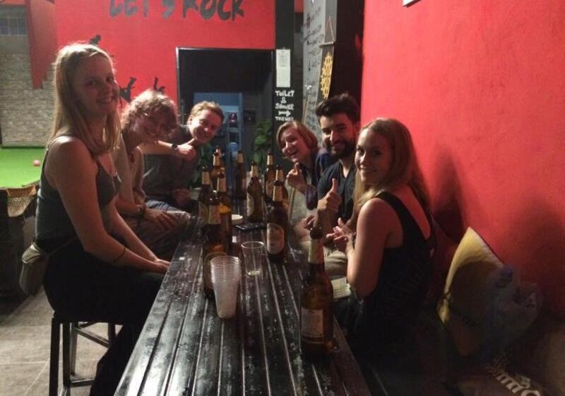 Vangvieng Rock Backpacker Rooftop Hostel