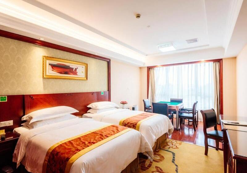 Vienna Hotel Shanghai Wild Animal Park