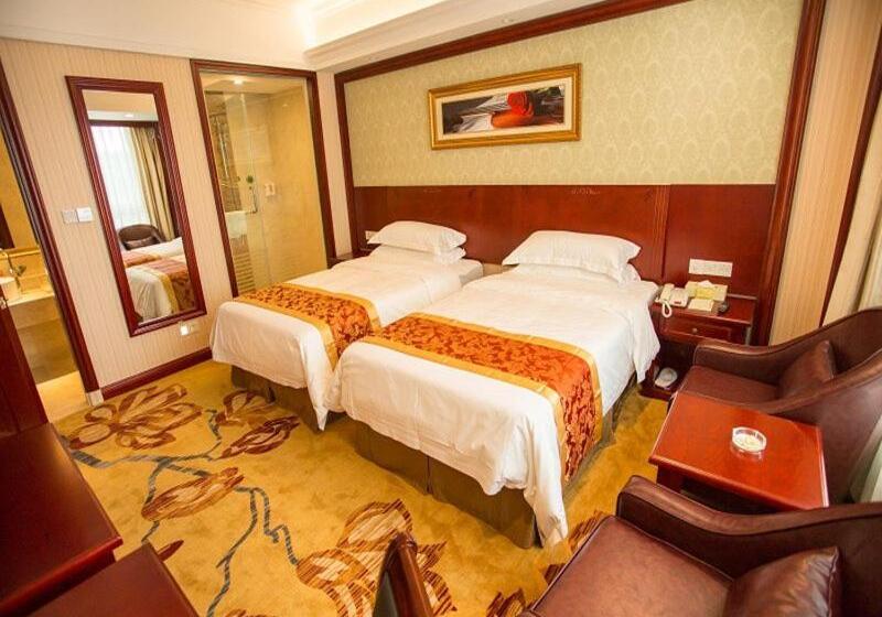 Vienna Hotel Shanghai Wild Animal Park