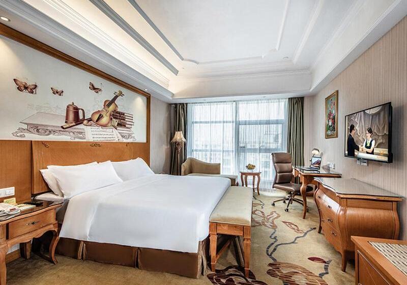 Vienna International Hotel Xinyang Yangshan New District