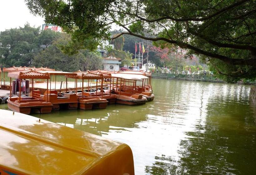 Yellow House Hostel Huizhou West Lake