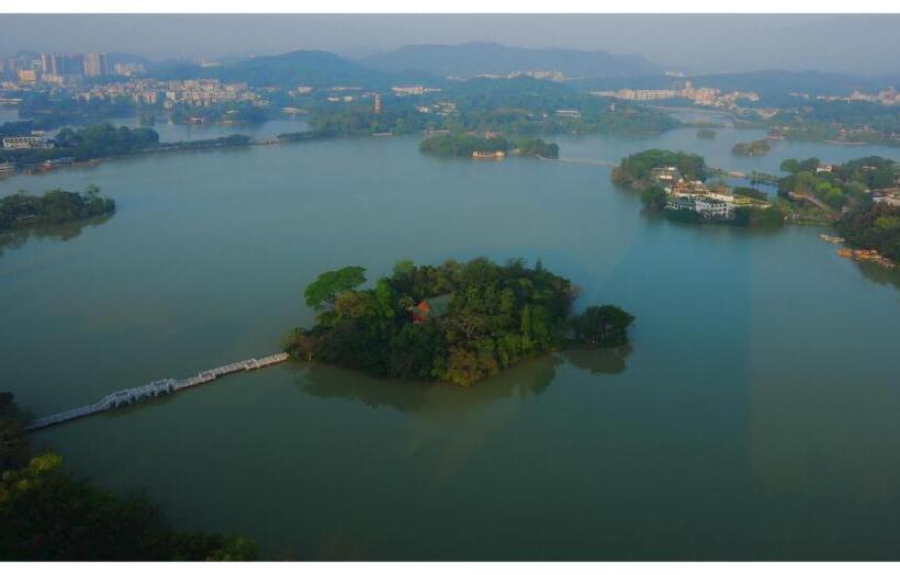 Yellow House Hostel Huizhou West Lake