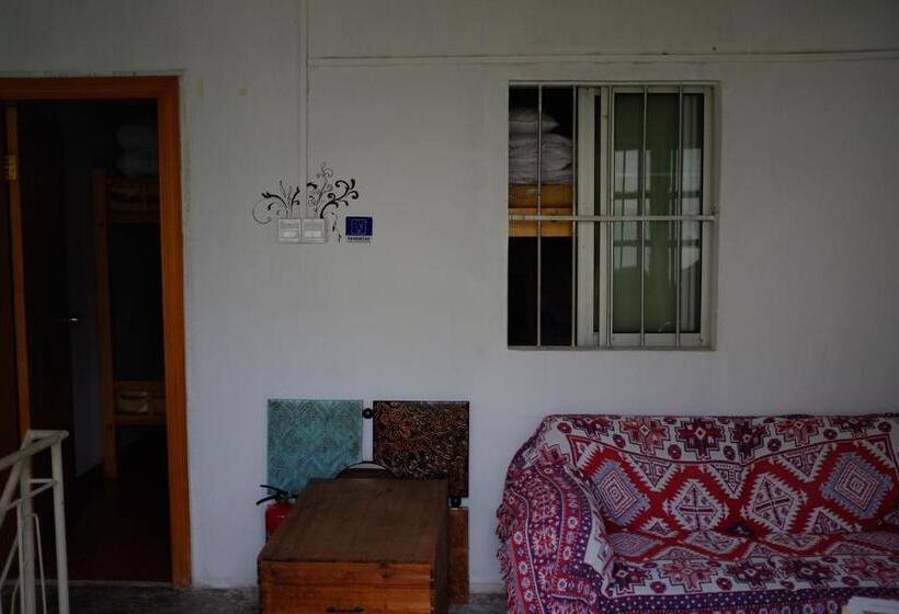 Yellow House Hostel Huizhou West Lake
