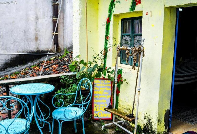 Yellow House Hostel Huizhou West Lake