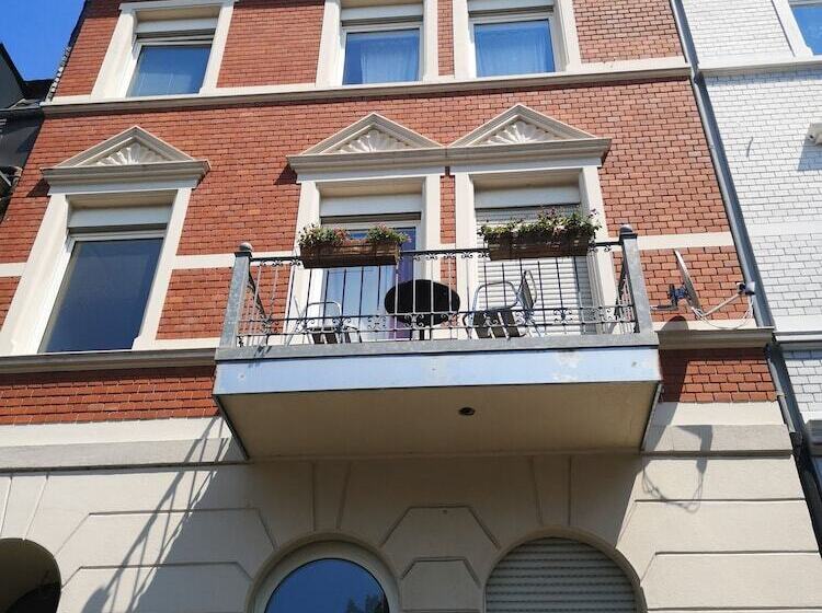 A&s Hostel Bonnerstr. 64