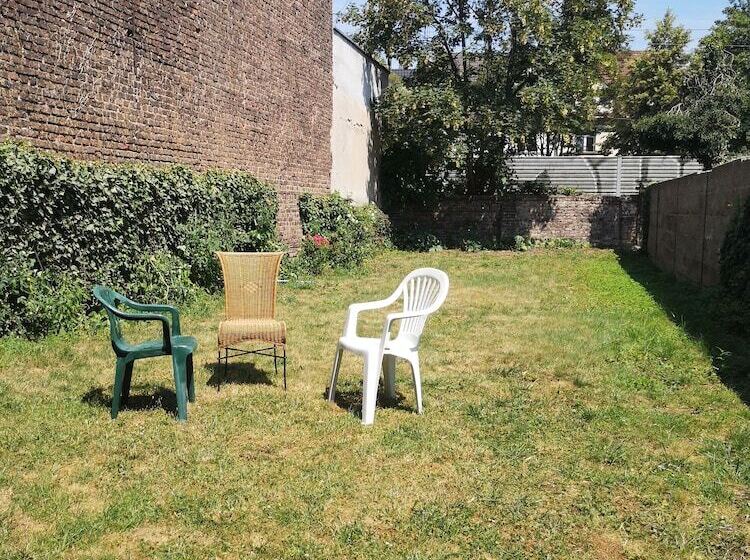 A&s Hostel Bonnerstr. 64