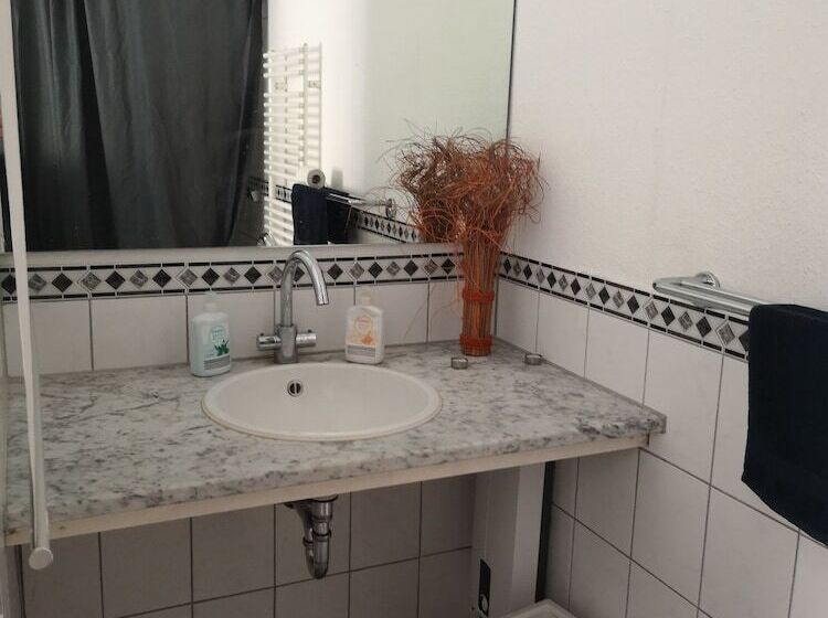 A&s Hostel Bonnerstr. 64