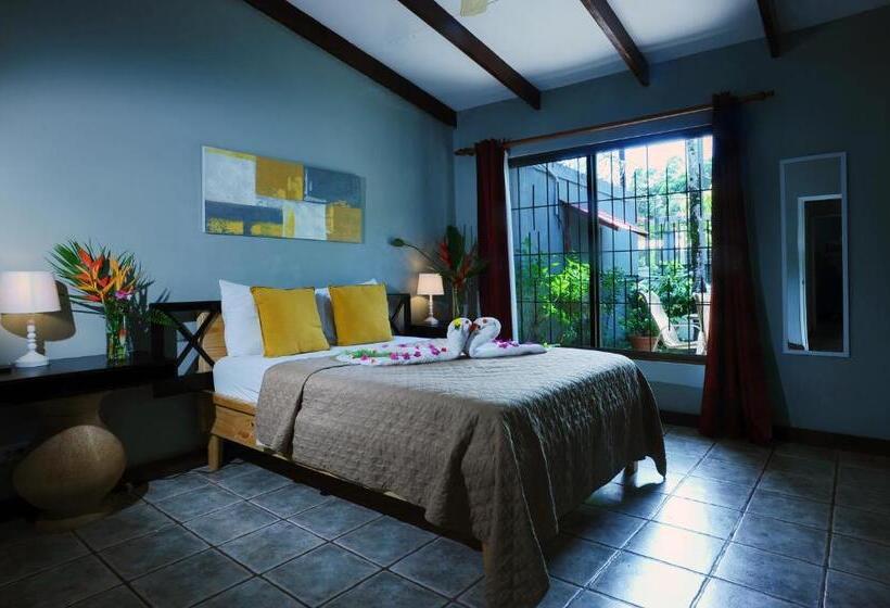 ユースホステル Wide Mouth Frog Quepos