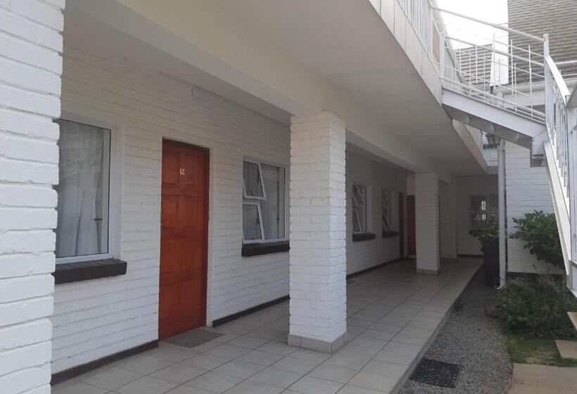 تختخواب و صبحانه Mentor Guest House