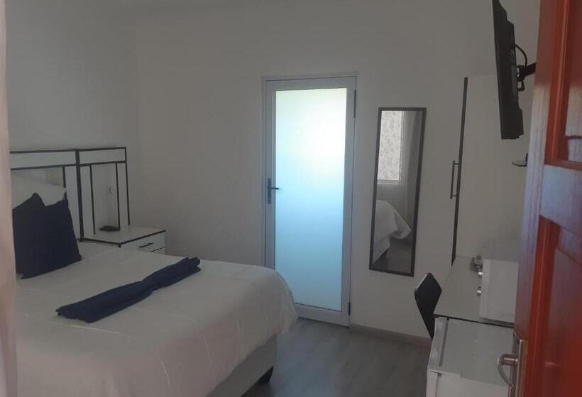 تختخواب و صبحانه Mentor Guest House