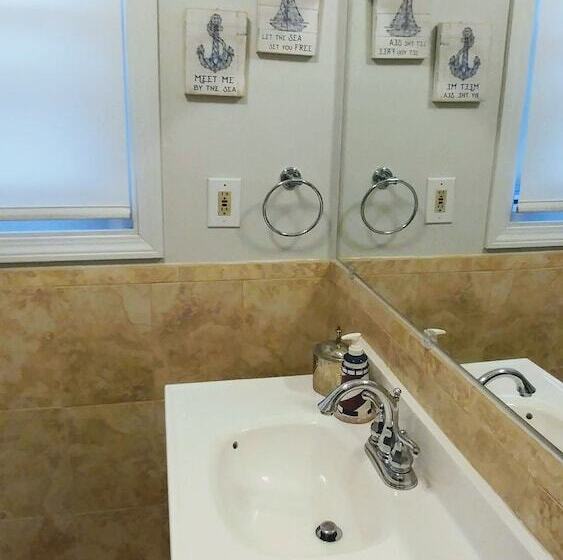 Château Sur Mer Bed & Breakfast