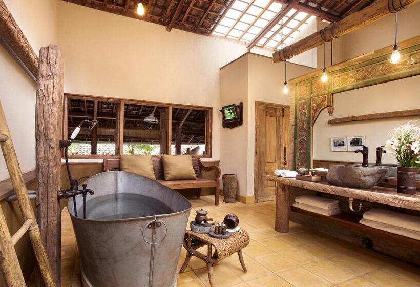 Desa Alamanis Resort Villa