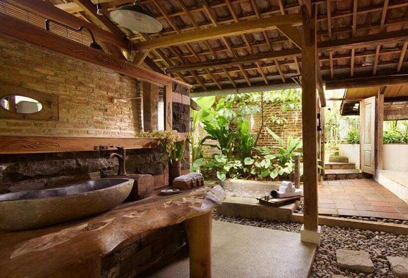 Desa Alamanis Resort Villa